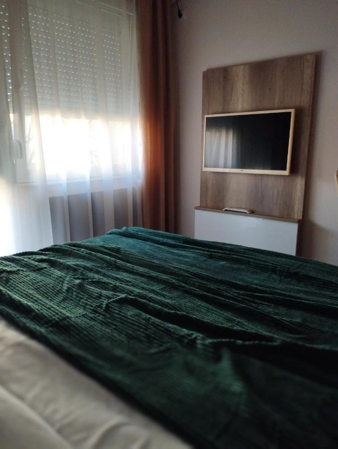 Studio City Day Jagodina Buitenkant foto