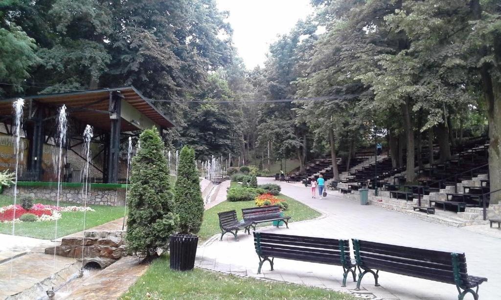 Studio City Day Jagodina Buitenkant foto
